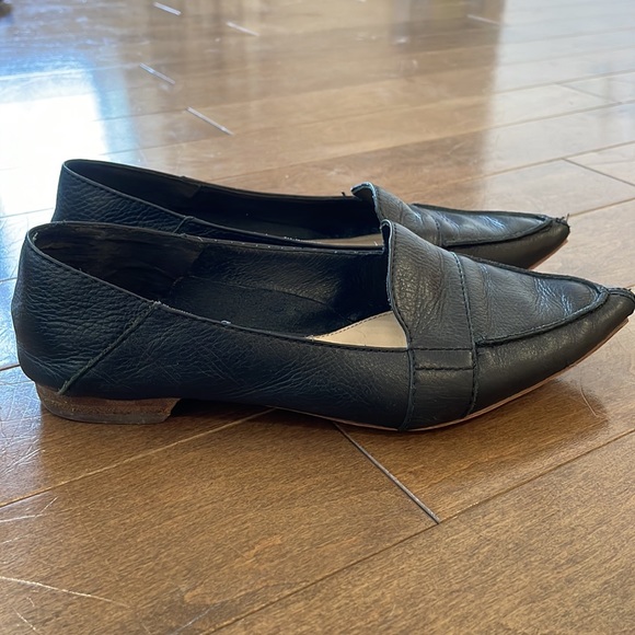 Vince Camuto point toed shoes - Picture 2 of 4